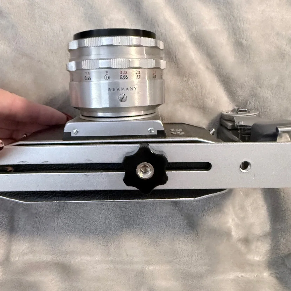 Vintage Praktica FX3 35mm Camera Zeiss Jena Tessar 50mm f/2.8 Honeywell Flash